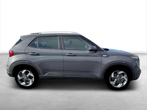 New 2026 Hyundai Venue SEL FWD image 9