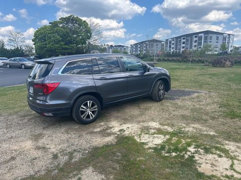 Used 2017 Honda Pilot EX-L image 2