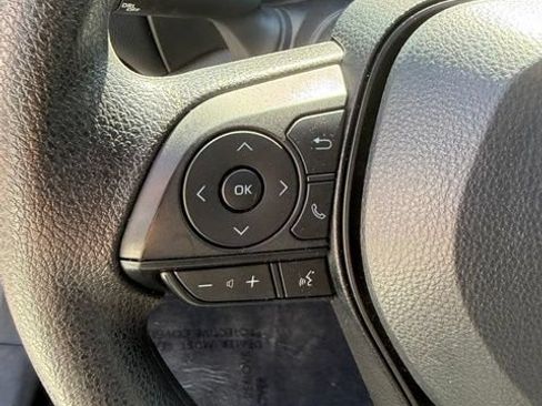 Used 2025 Toyota RAV4 XLE AWD/4WD image 20