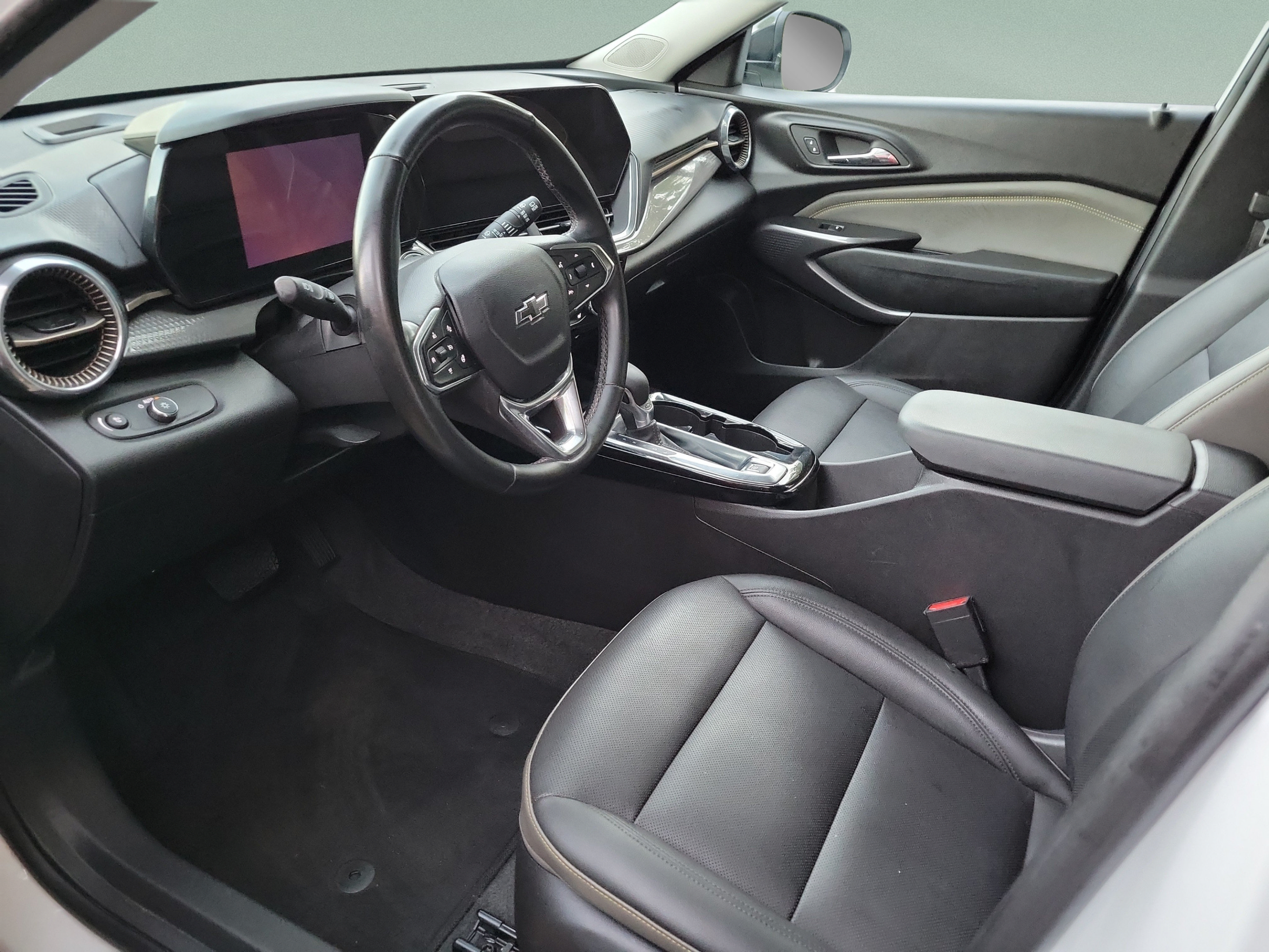 Used 2024 Chevrolet Trax ACTIV w/ Sunroof Package FWD image 18