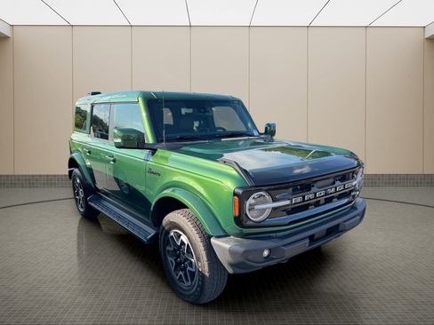 Used 2025 Ford Bronco Outer Banks AWD/4WD image 9