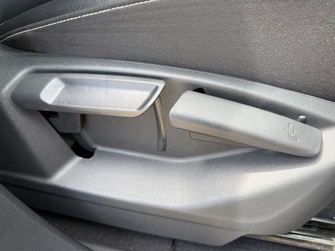 Used 2025 Volkswagen Atlas SE image 29