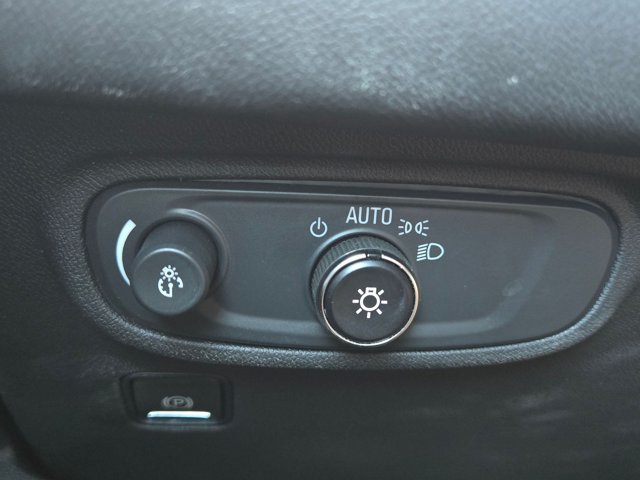 Used 2024 GMC Terrain SLE w/ Driver Convenience Package FWD image 18