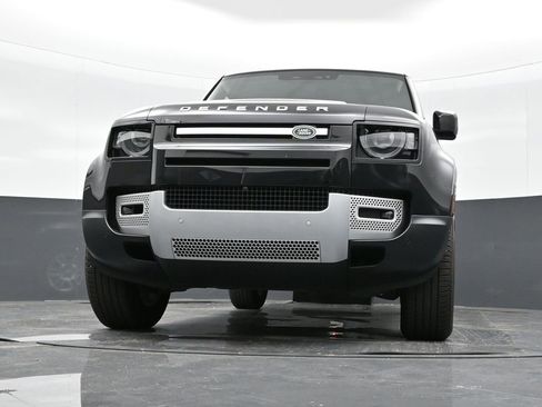 Used 2024 Land Rover Defender 110 S image 41