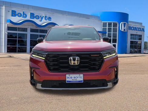 Used 2024 Honda Pilot TrailSport image 2