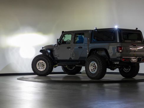 Used 2023 Jeep Gladiator Rubicon w/ Cold Weather Group image 33