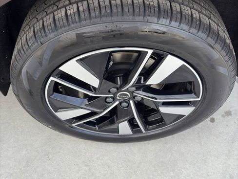 New 2026 Volvo XC60 B5 Core image 17