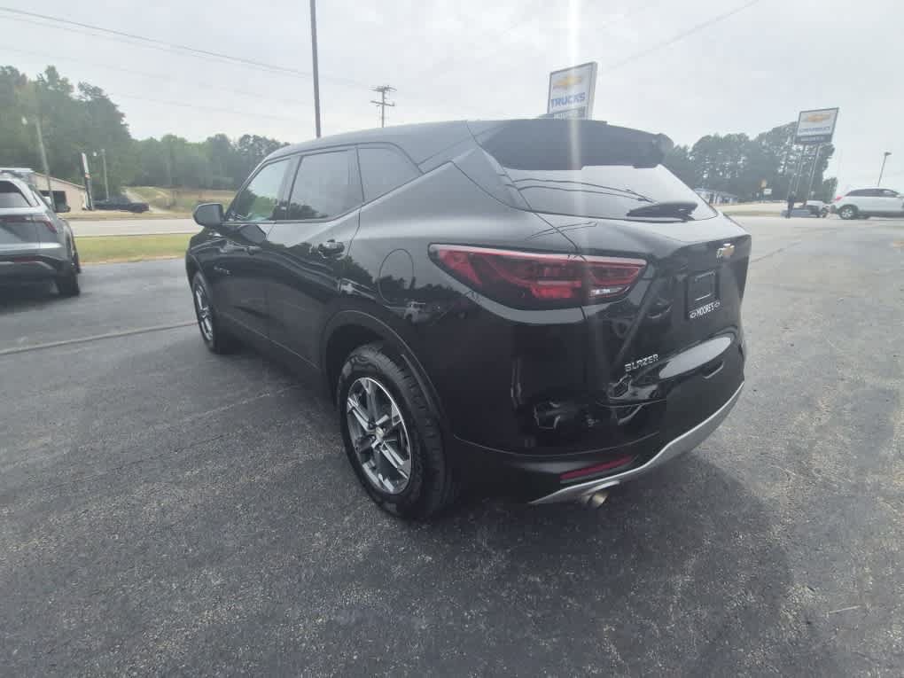 Used 2025 Chevrolet Blazer LT FWD image 5