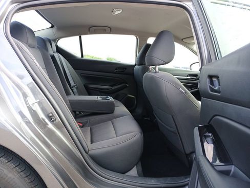 Used 2023 Nissan Altima 2.5 SV FWD image 27