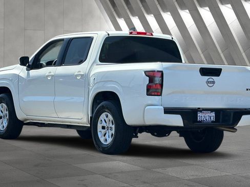 Used 2024 Nissan Frontier SV image 6