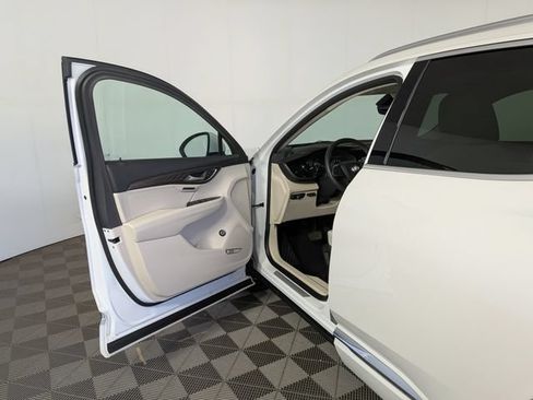 Used 2023 Buick Envision Avenir FWD image 16
