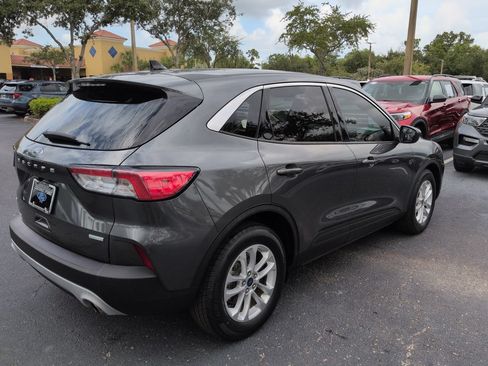 Used 2020 Ford Escape SE FWD image 4