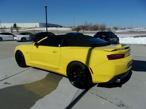 Used 2017 Chevrolet Camaro SS image 11