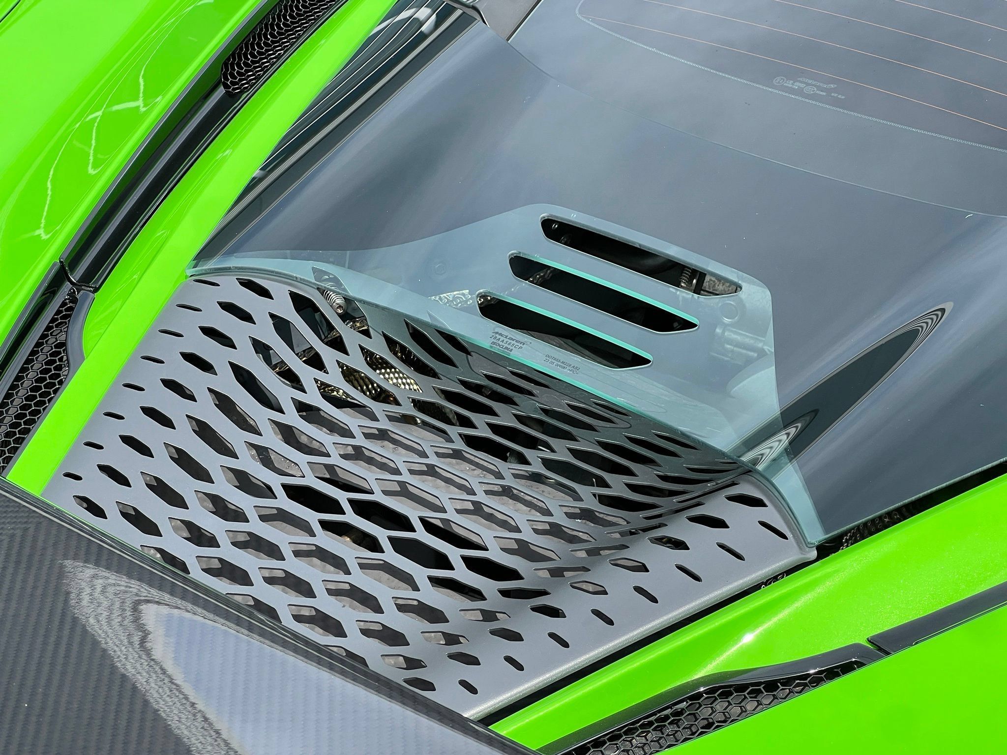 Used 2024 McLaren 750S RWD image 22