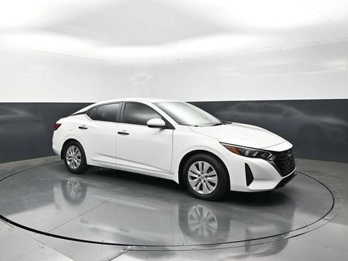 Used 2025 Nissan Sentra S FWD image 1