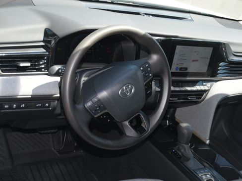 Used 2026 Toyota Camry LE w/ Convenience Package FWD image 9