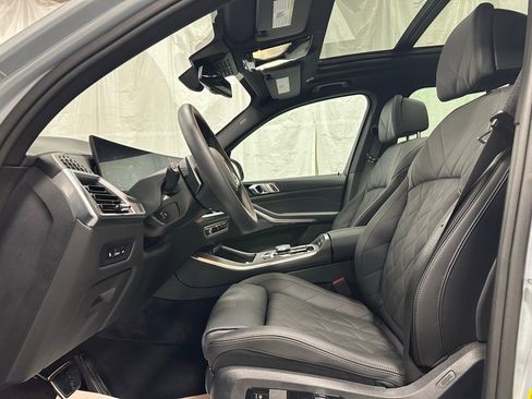 Used 2026 BMW X5 xDrive50e image 14