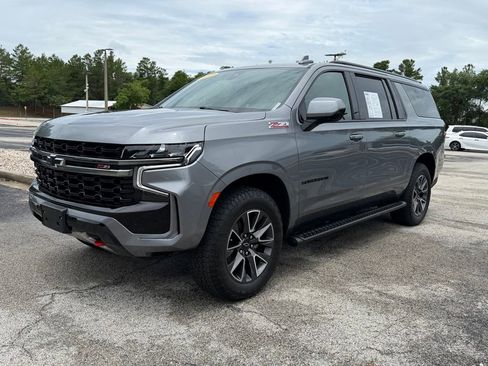 Used 2022 Chevrolet Suburban Z71 AWD/4WD image 3