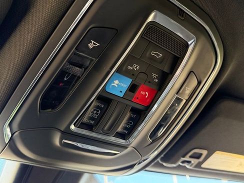 Used 2023 Jeep Grand Cherokee L Laredo image 22