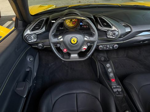 Used 2018 Ferrari 488 Spider image 37
