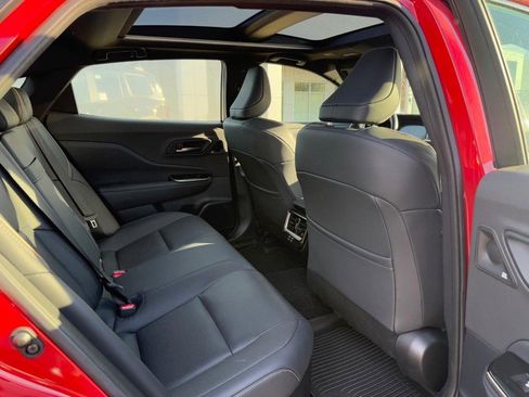 Used 2025 Toyota Crown Limited AWD (Natl) image 10