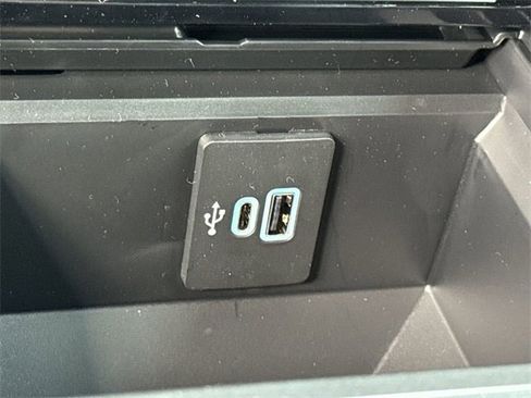 New 2026 Ford F250 Platinum w/ FX4 Off-Road Package image 39