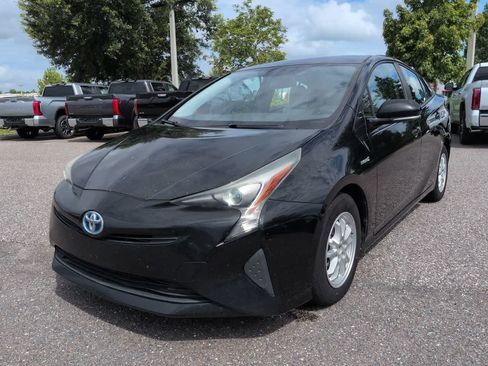 Used 2016 Toyota Prius Four FWD image 2