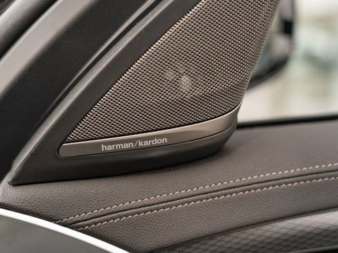 Used 2023 BMW M550i xDrive w/ Executive Package image 21