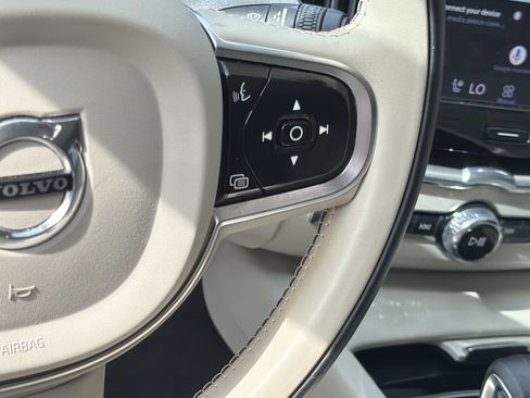 Used 2023 Volvo XC60 B5 Core w/ Climate Package FWD image 20