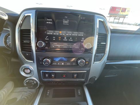 Used 2021 Nissan Titan SV w/ SV Convenience Package AWD/4WD image 13