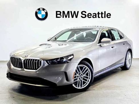 Used 2025 BMW 540i xDrive w/ Premium Package AWD/4WD image 1