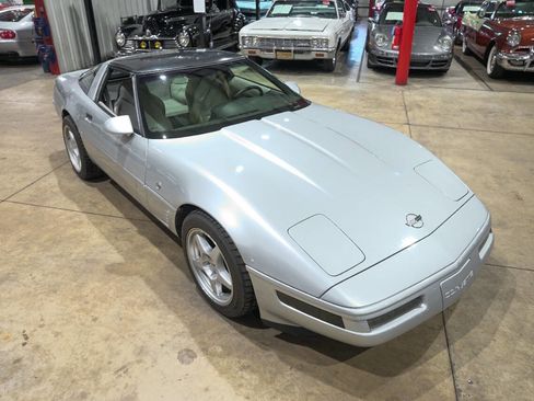 Used 1996 Chevrolet Corvette Coupe image 14
