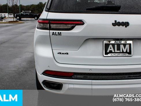 Used 2024 Jeep Grand Cherokee L Summit w/ Advanced Protech Group IV AWD/4WD image 13