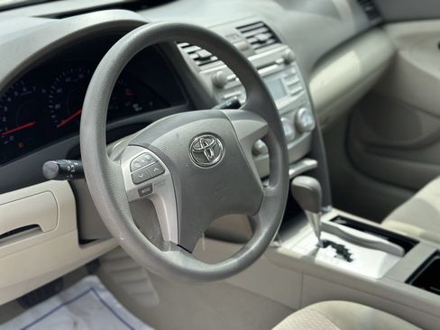 Used 2011 Toyota Camry LE w/ LE Extra-Value Pkg FWD image 11