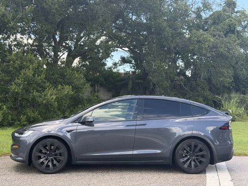 Used 2022 Tesla Model X Plaid AWD/4WD image 4