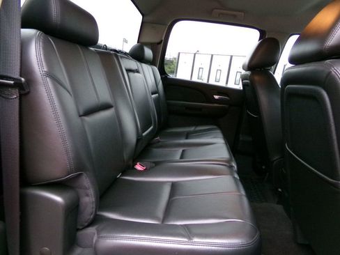 Used 2011 Chevrolet Silverado 2500 LTZ w/ LTZ Plus Package image 16