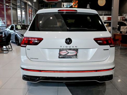 Used 2024 Volkswagen Tiguan SE R-Line image 6