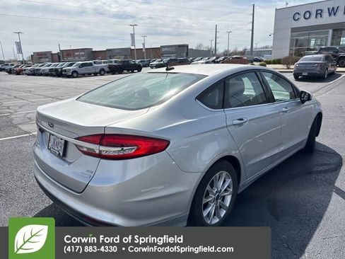 Used 2017 Ford Fusion SE image 8