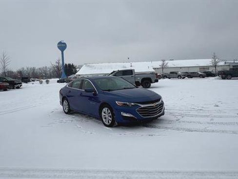 Used 2023 Chevrolet Malibu LT image 2