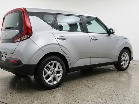 Used 2025 Kia Soul LX w/ LX Technology Package image 9