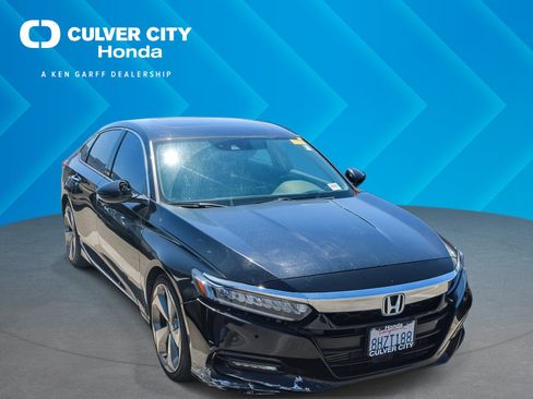 Used 2018 Honda Accord Touring image 1