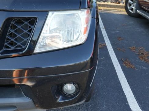 Used 2018 Nissan Frontier SV w/ Value Truck Package RWD image 12
