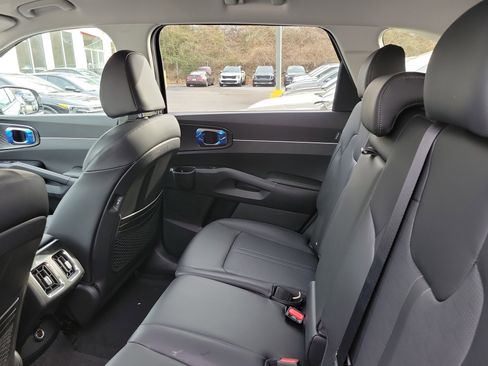 New 2026 Kia Sorento S FWD image 11