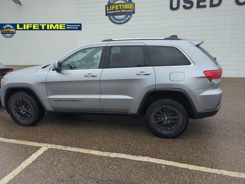 Used 2018 Jeep Grand Cherokee Laredo image 6
