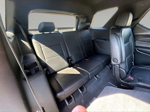 Used 2023 Chevrolet Traverse LT w/ LT Premium Package AWD/4WD image 30