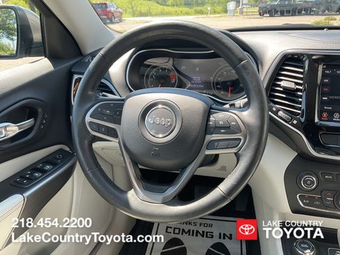 Used 2019 Jeep Cherokee Limited AWD/4WD image 18