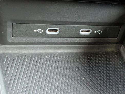 Certified 2024 Volkswagen Atlas Cross Sport SE w/ Panoramic Sunroof Package FWD image 25