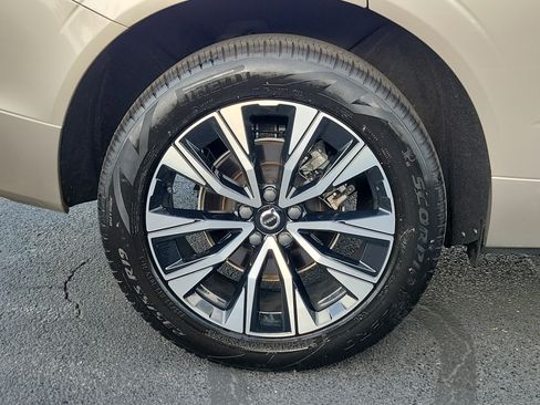 Used 2023 Volvo XC60 B5 Core AWD/4WD image 6