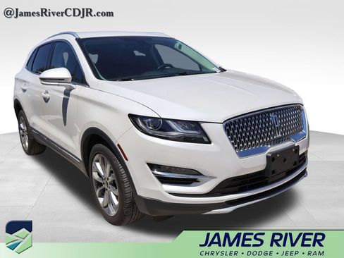 Used 2019 Lincoln MKC Select w/ Select Plus Package FWD image 12