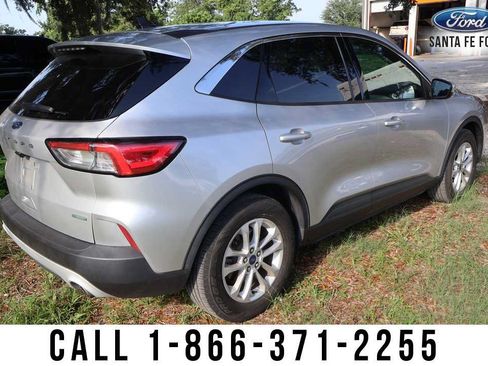 Used 2020 Ford Escape SE FWD image 2